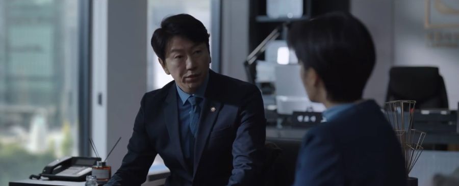 調査官ク・ギョンイでIT社長役を演じるキム・スロ